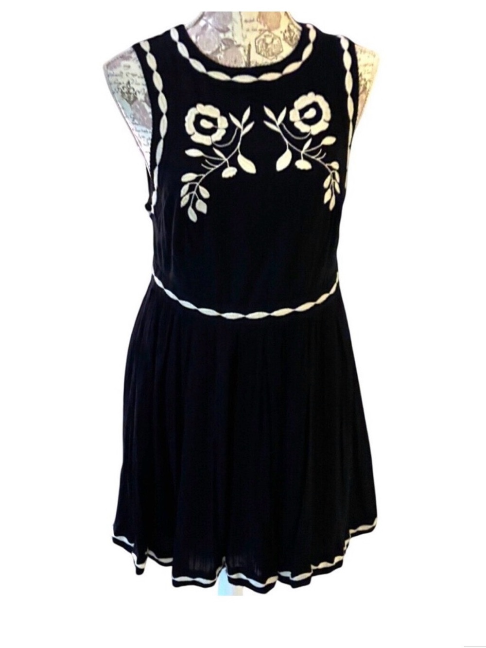 Black Embroidered Bird Floral Dress Sleeveless Festival Boho Chic, SZ 10 Holiday